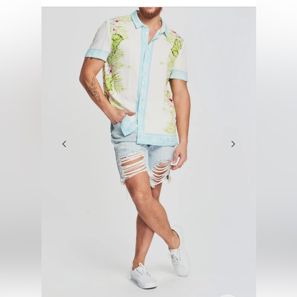 NWT DARREN SHIRT
SER.O.YA Revolve Size S - Picture 3 of 4